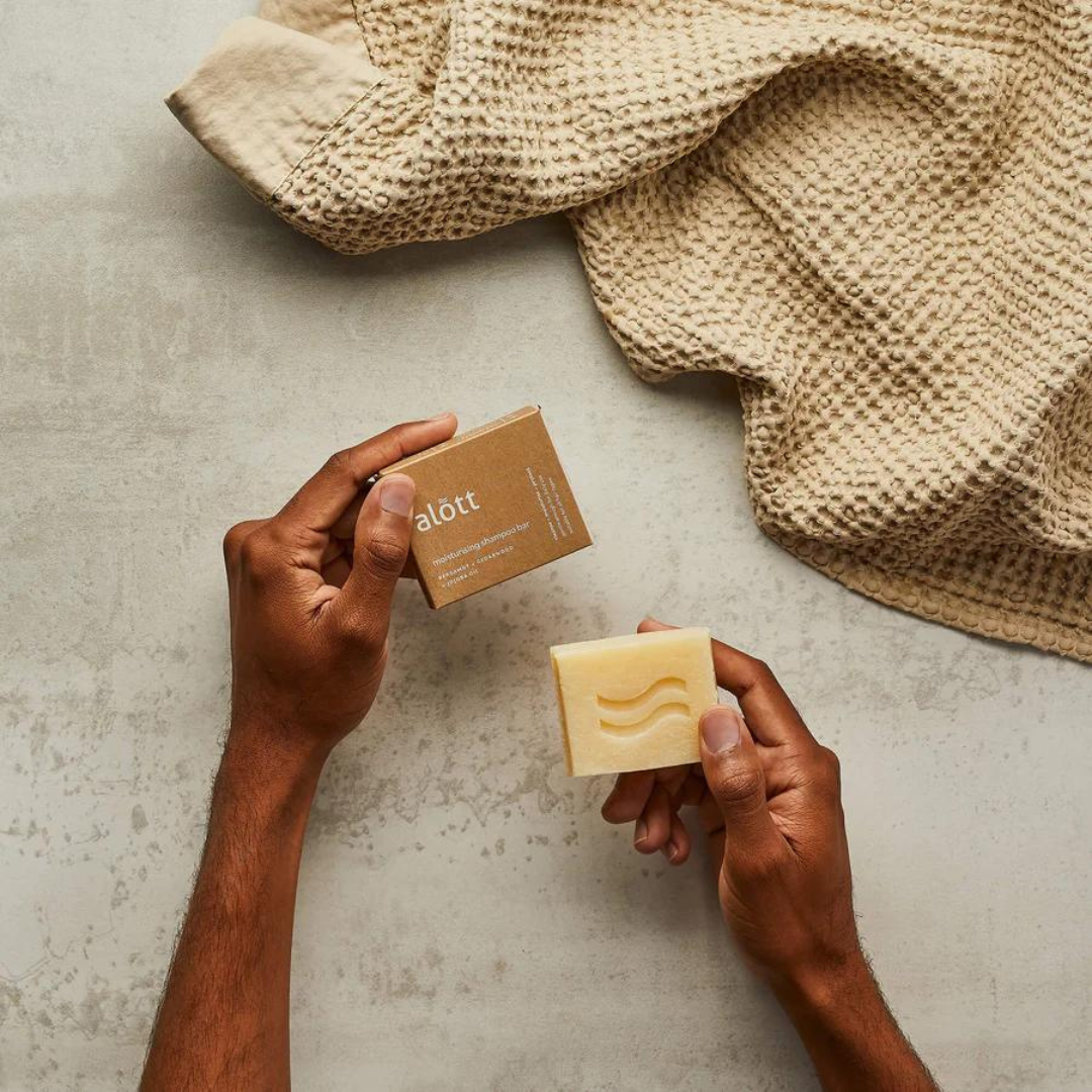 alott moisturising shampoo bar